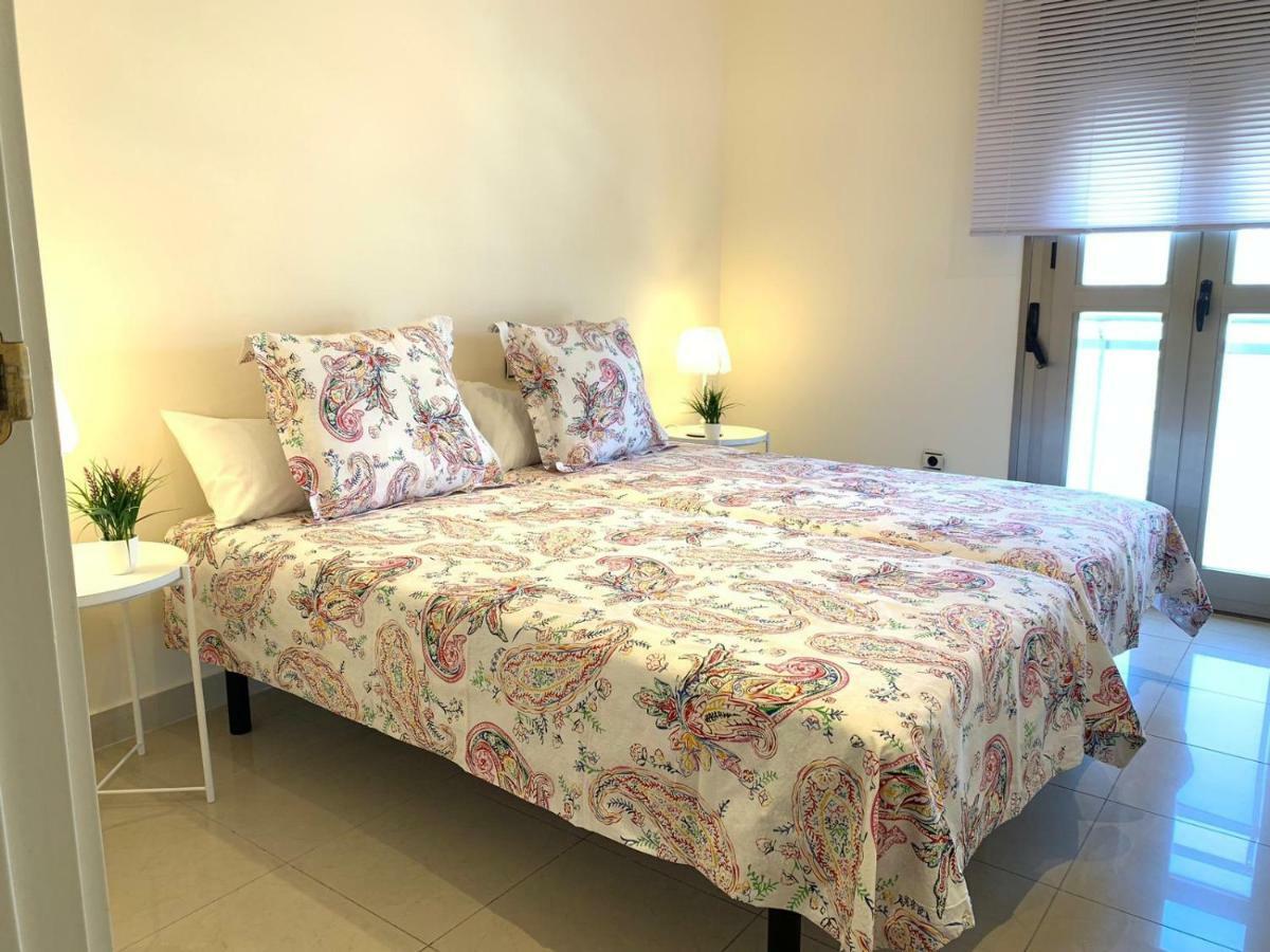 Apartamento Primera Linea Malaga Bagian luar foto
